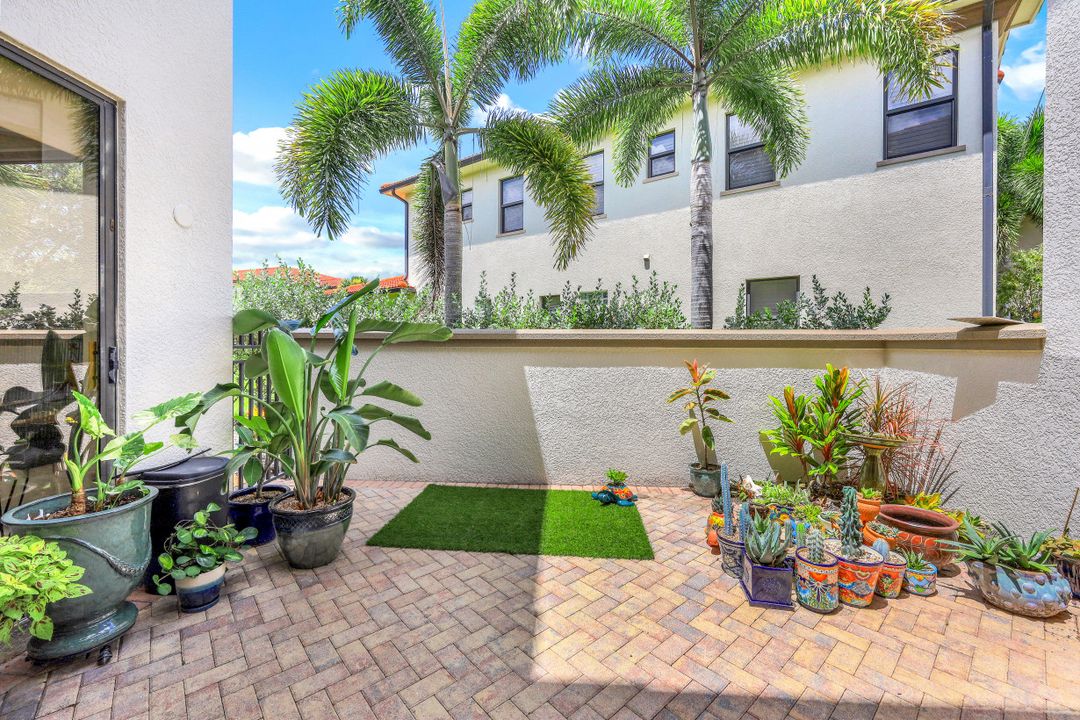 1276 Kendari Terrace, Naples, FL 34113