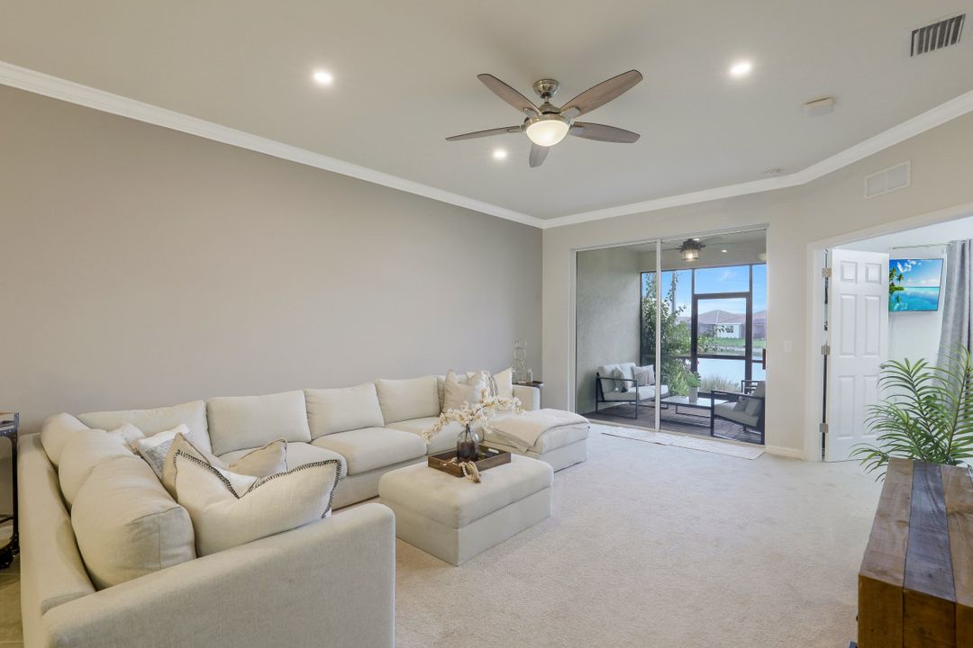 2026 Tamarron Ln, Naples, FL 34120