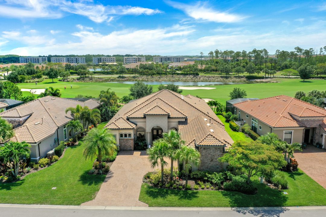 8678 Amour Ct, Naples, FL 34119