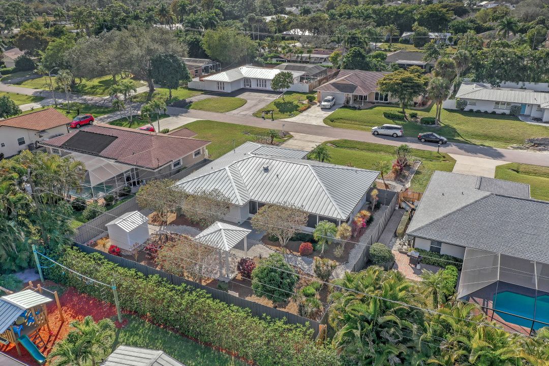 128 Coral Vine Dr, Naples, FL 34110