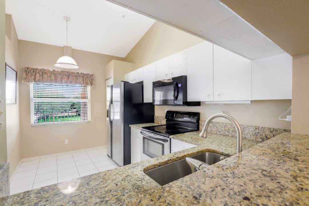 6625 Huntington Lakes Cir #204, Naples, FL 34119