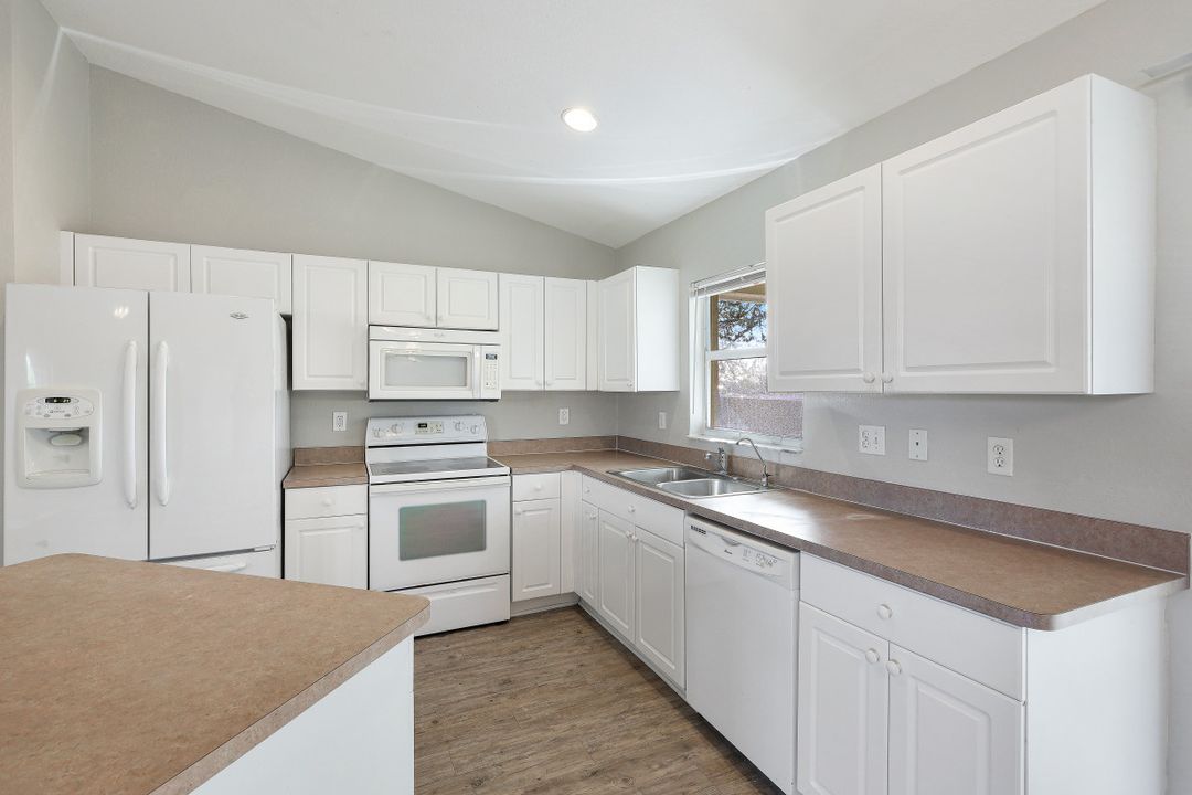 338 NE 23rd St, Cape Coral, FL 33909