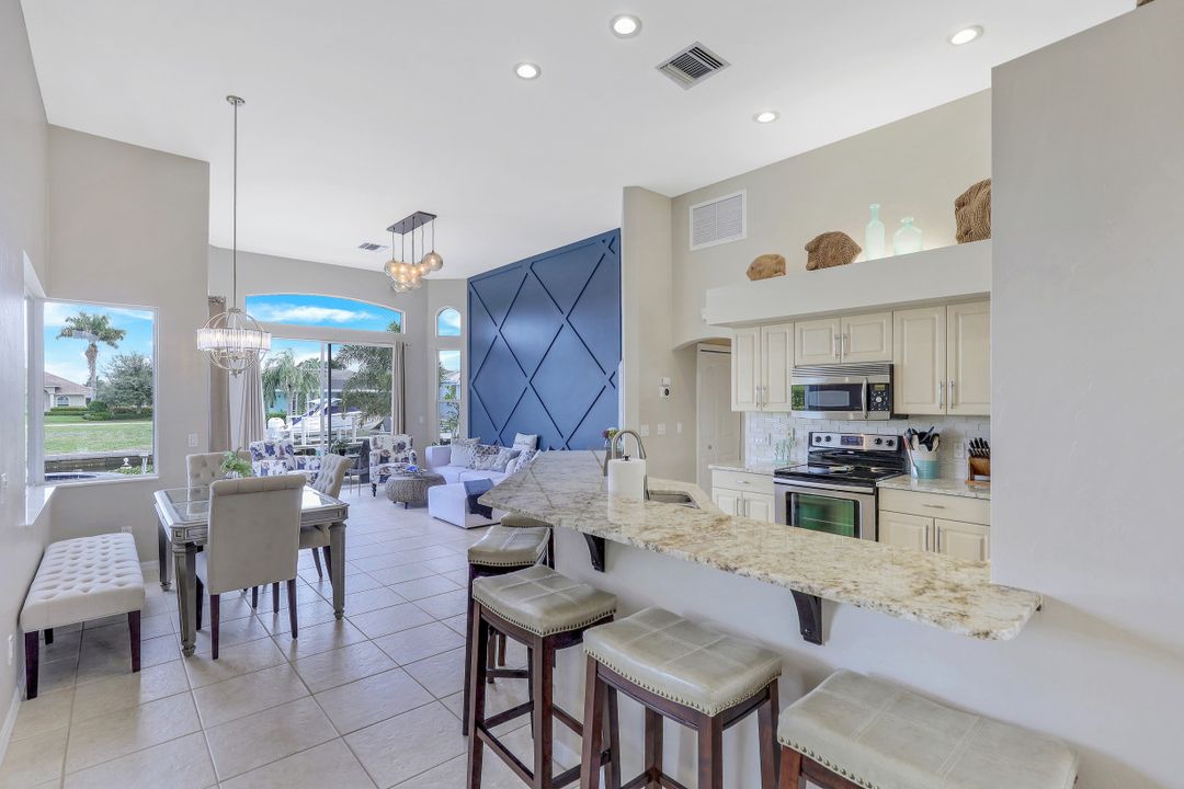 231 Seahorse Ct, Marco Island, FL 34145