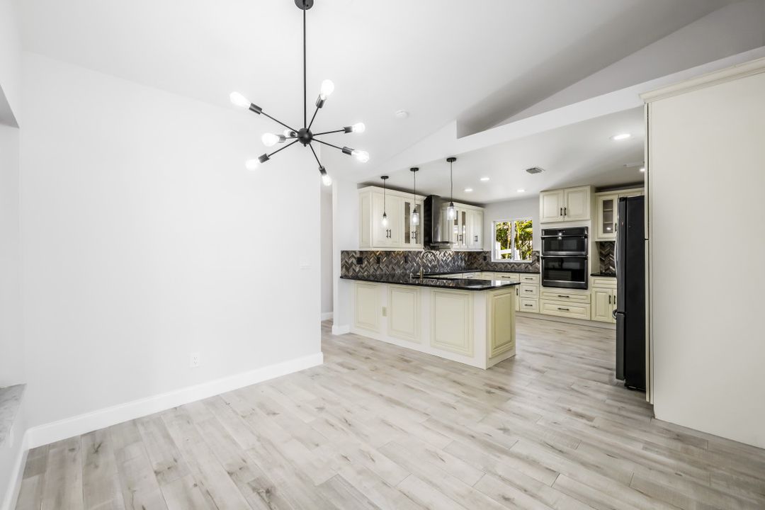 2555 SW 27th St, Cape Coral, FL 33914