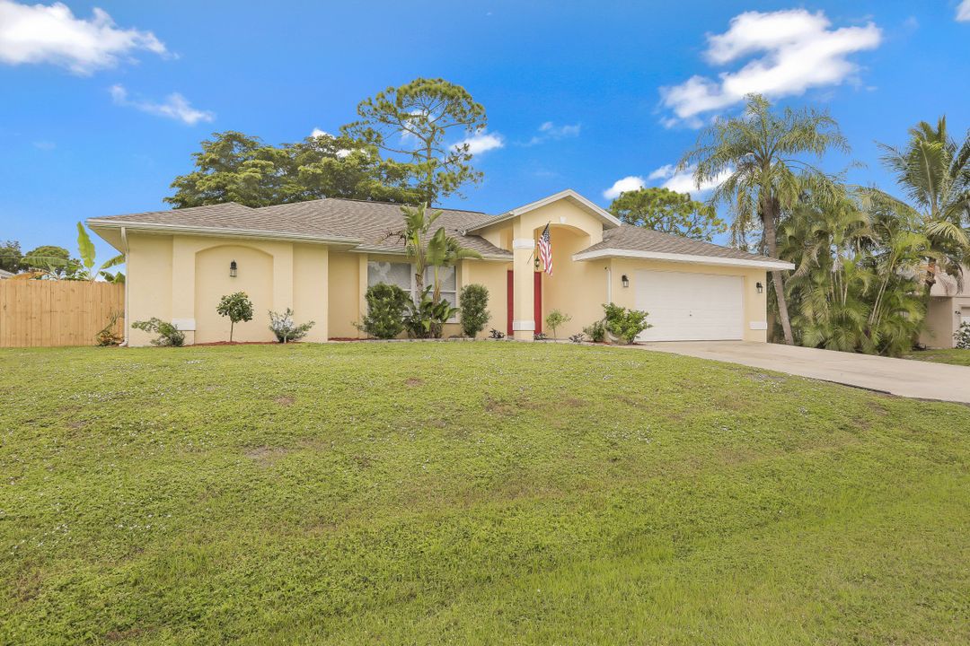 17384 Delaware Rd, Fort Myers, FL 33967