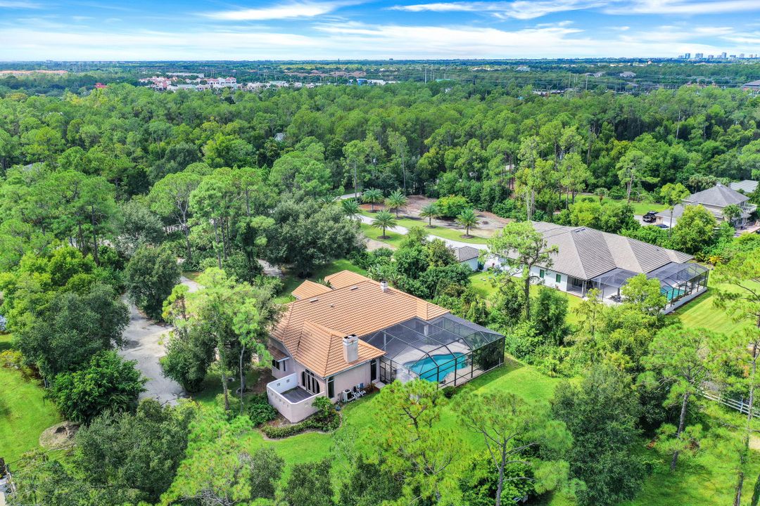 6881 Bottlebrush Ln, Naples, FL 34109