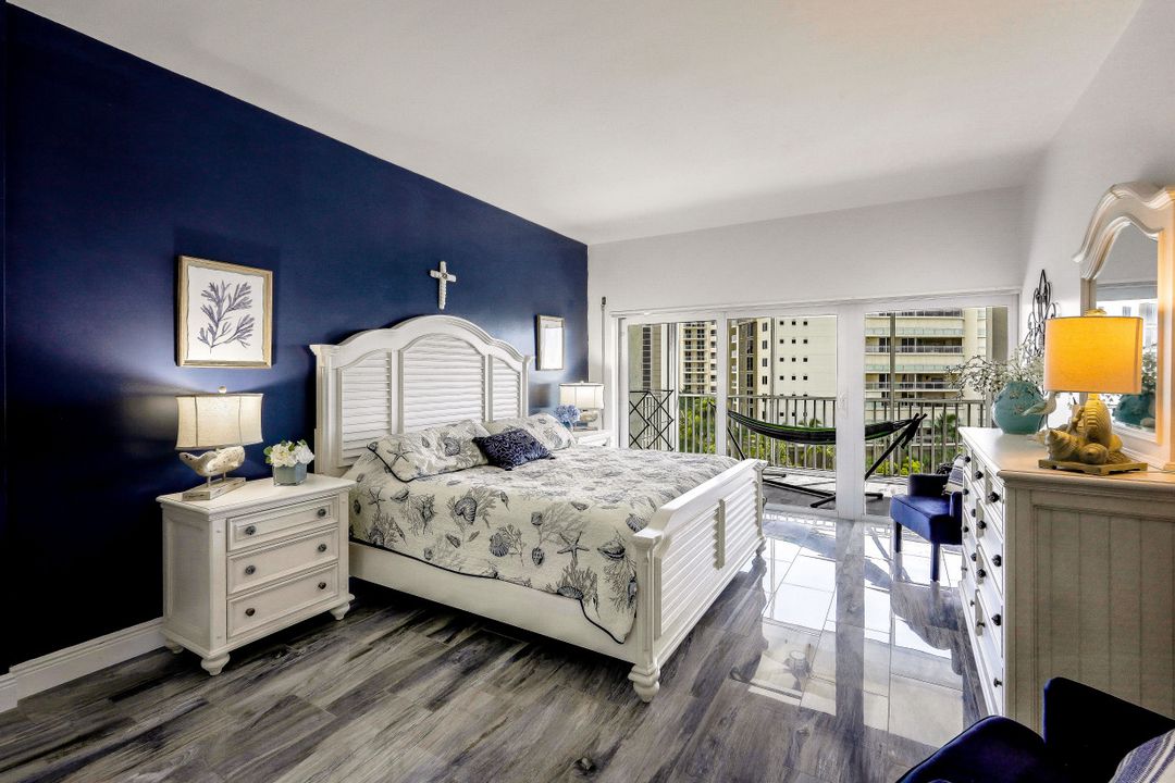 1 Bluebill Ave #803, Naples, FL 34108