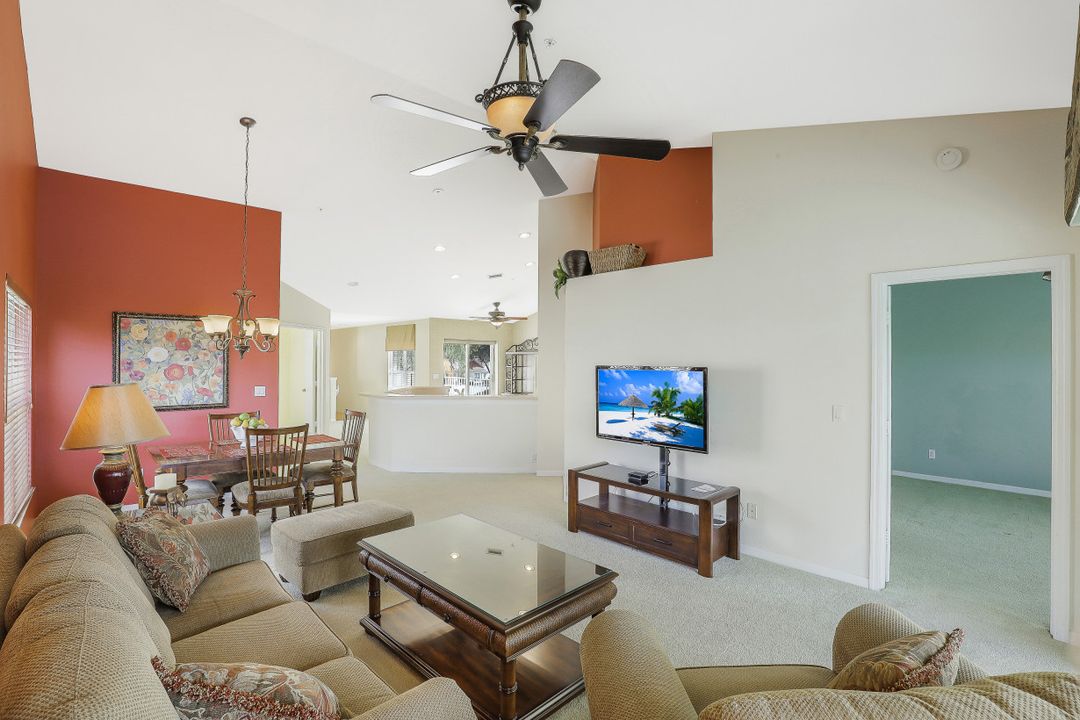 5025 Cedar Springs Dr #204, Naples, FL 34110