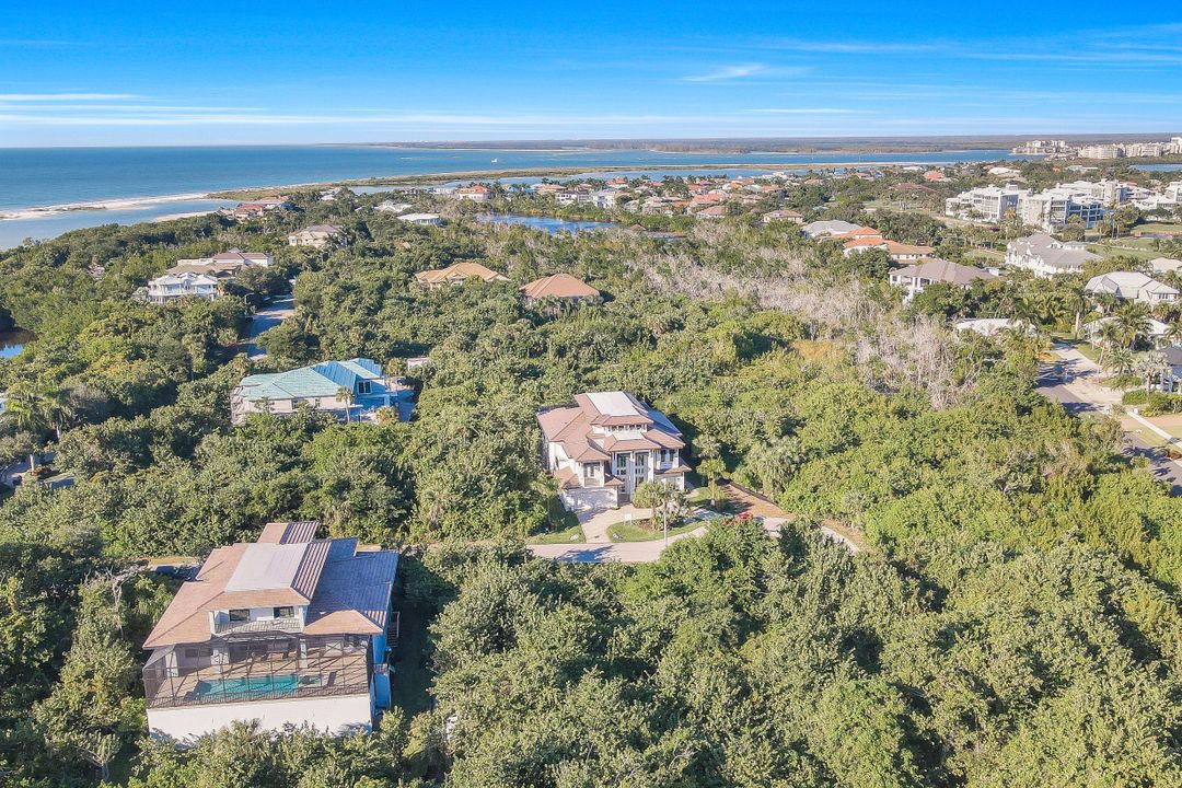 121 Wild Cherry Ln, Marco Island, FL 34145