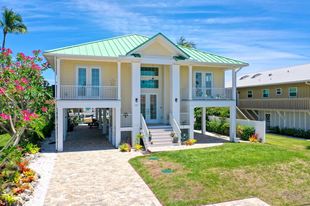 147 San Salvador St, Naples, FL 34113