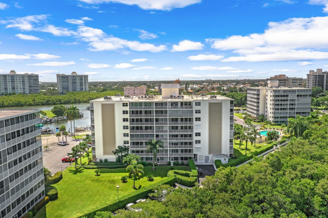 3 Bluebill Ave #512, Naples, FL 34108