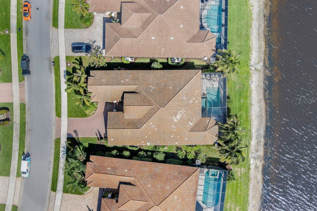 2748 Crystal Way, Naples, FL 34119