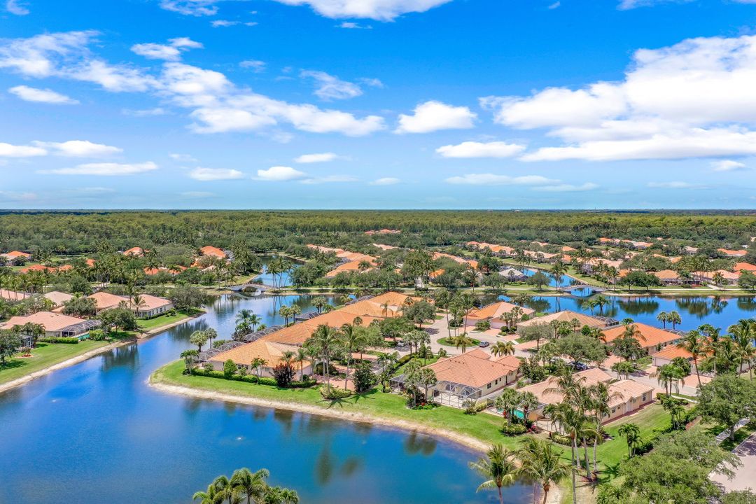 3868 Yakobi Ln, Naples, FL 34119