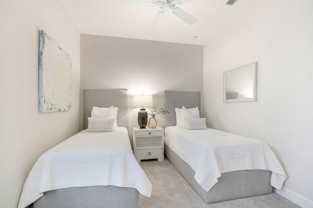 8815 Vaccaro Ct, Naples, FL 34119