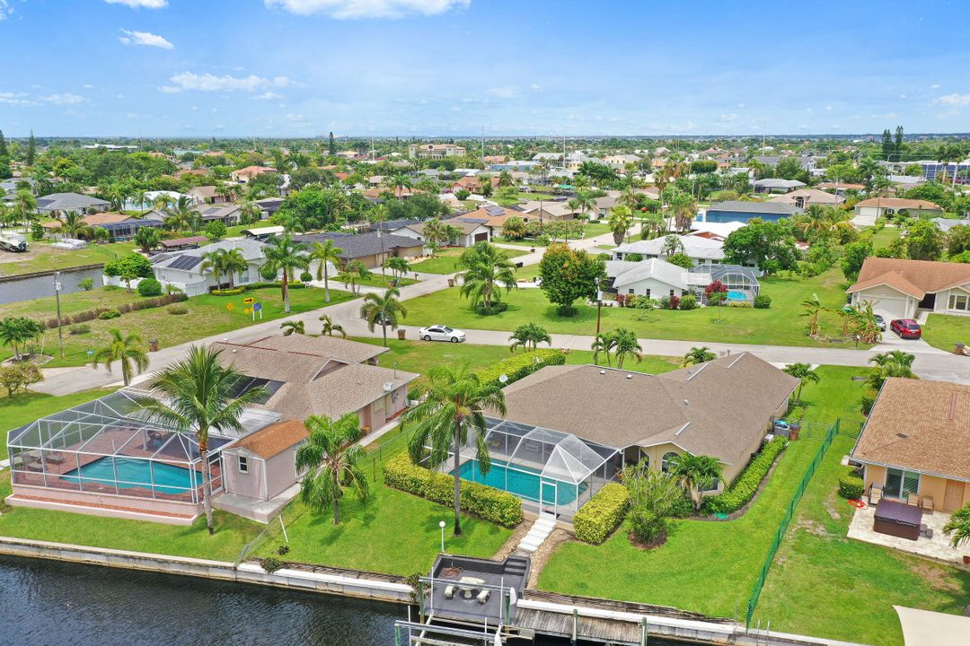 3870 SE 13th Pl, Cape Coral, FL 33904