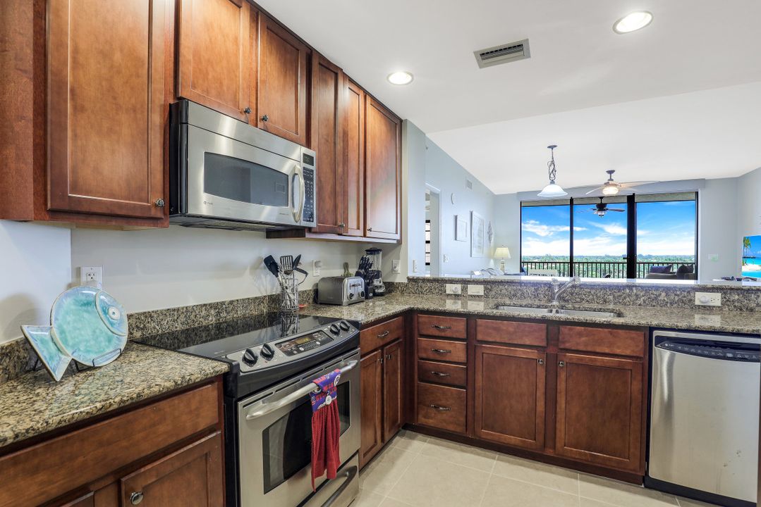 5793 Cape Harbour Dr #716, Cape Coral, FL 33914