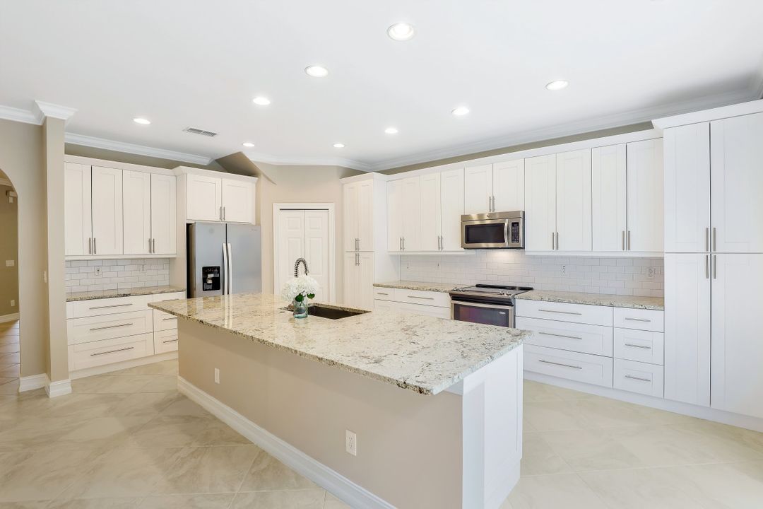 10237 S Silver Palm Dr, Estero, FL 33928