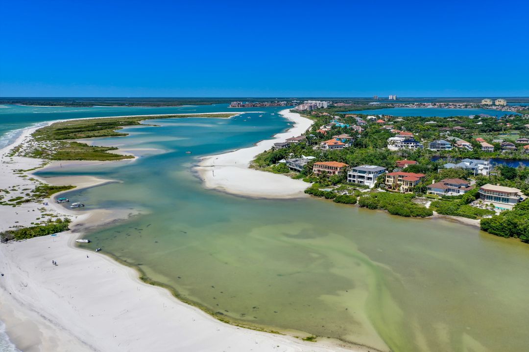 121 Wild Cherry Ln, Marco Island, FL 34145