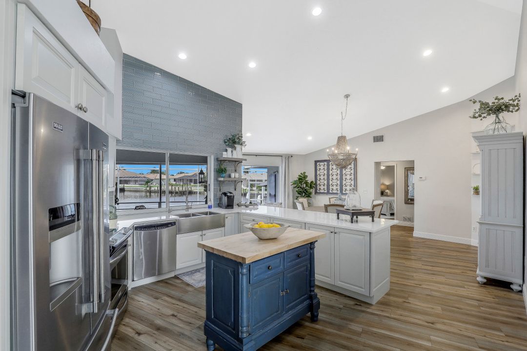 278 Seminole Ct, Marco Island, FL 34145