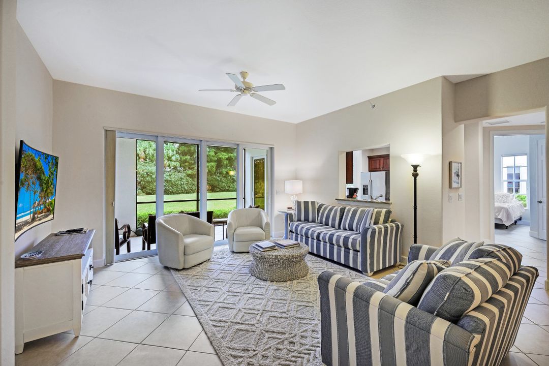 8080 Players Cove Dr Unit 102, Naples, FL 34113