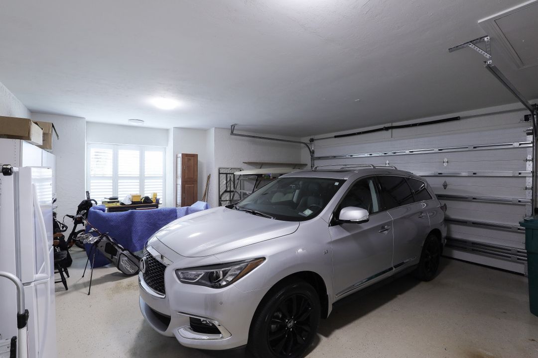 4501 Silver Fox Dr, Naples, FL 34119