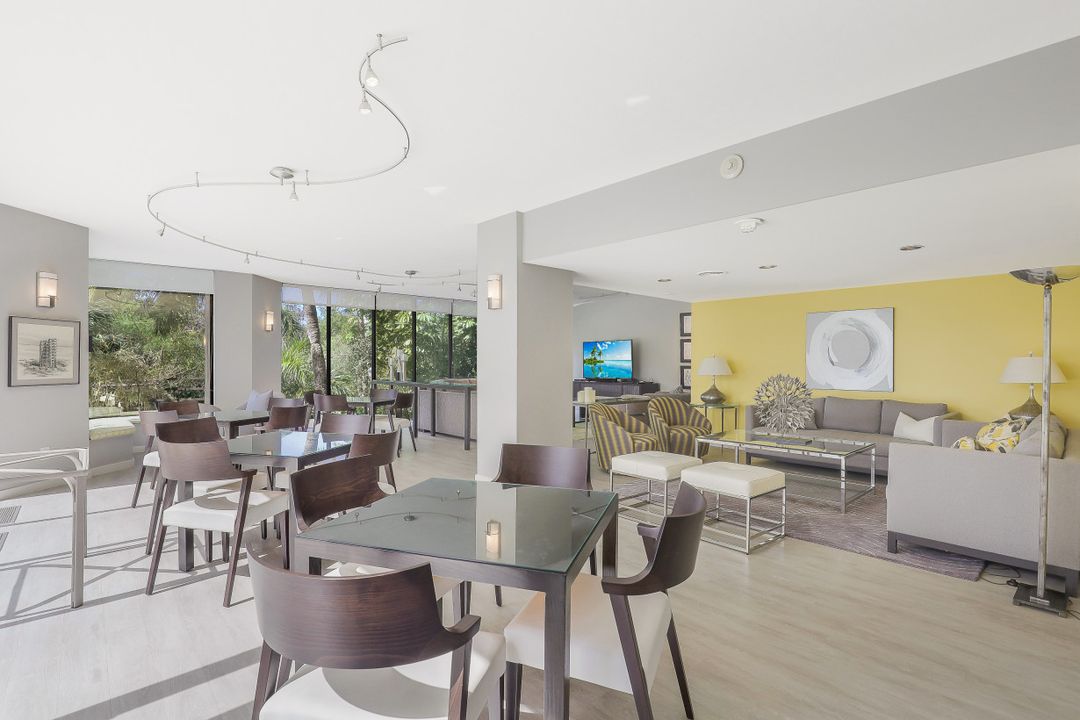 5555 Heron Point Dr #402, Naples, FL 34108