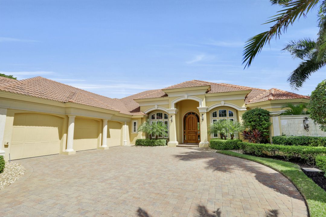 9301 Lakebend Preserve Ct, Estero, FL 34135