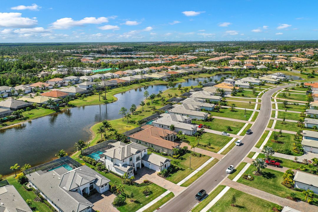 2296 Somerset Pl, Naples, FL 34120