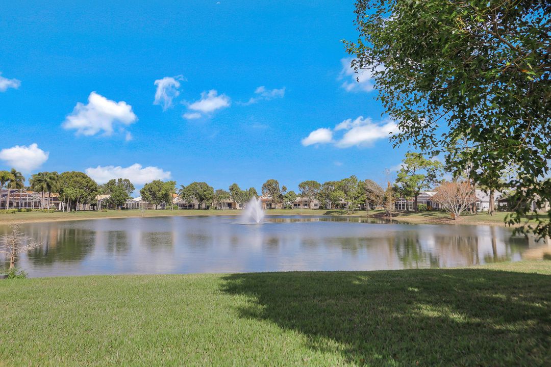 7433 Meldin Ct, Naples, FL 34104