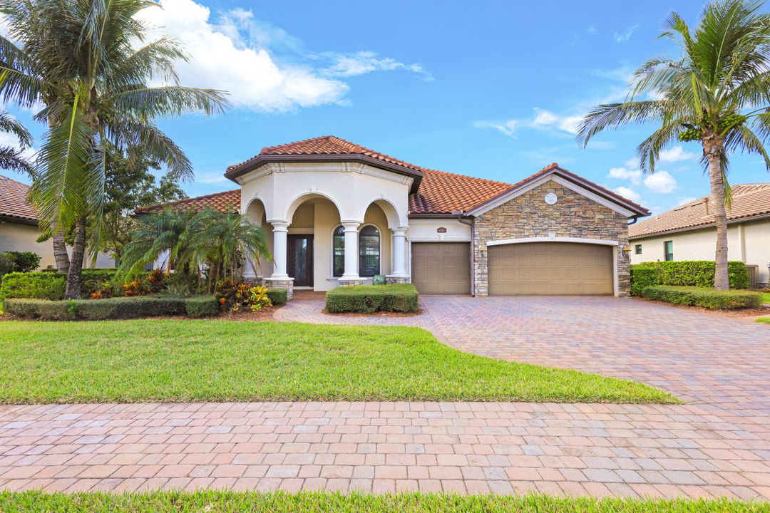 9563 Firenze Cir, Naples, FL 34113