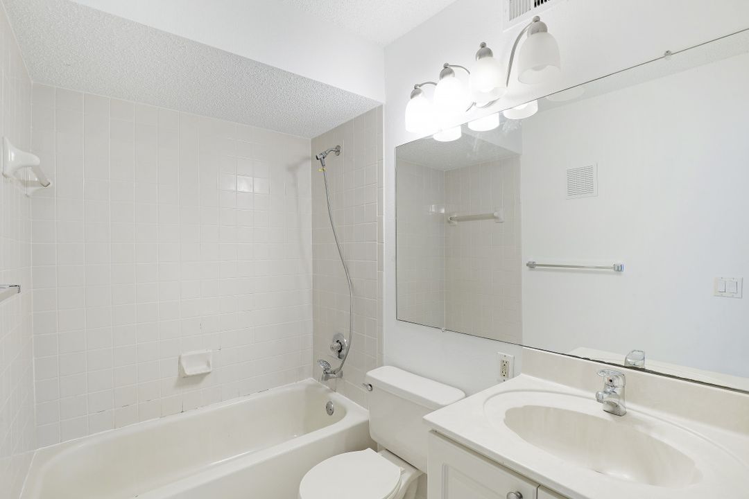 2058 Arbour Walk Cir #3313, Naples, FL 34109