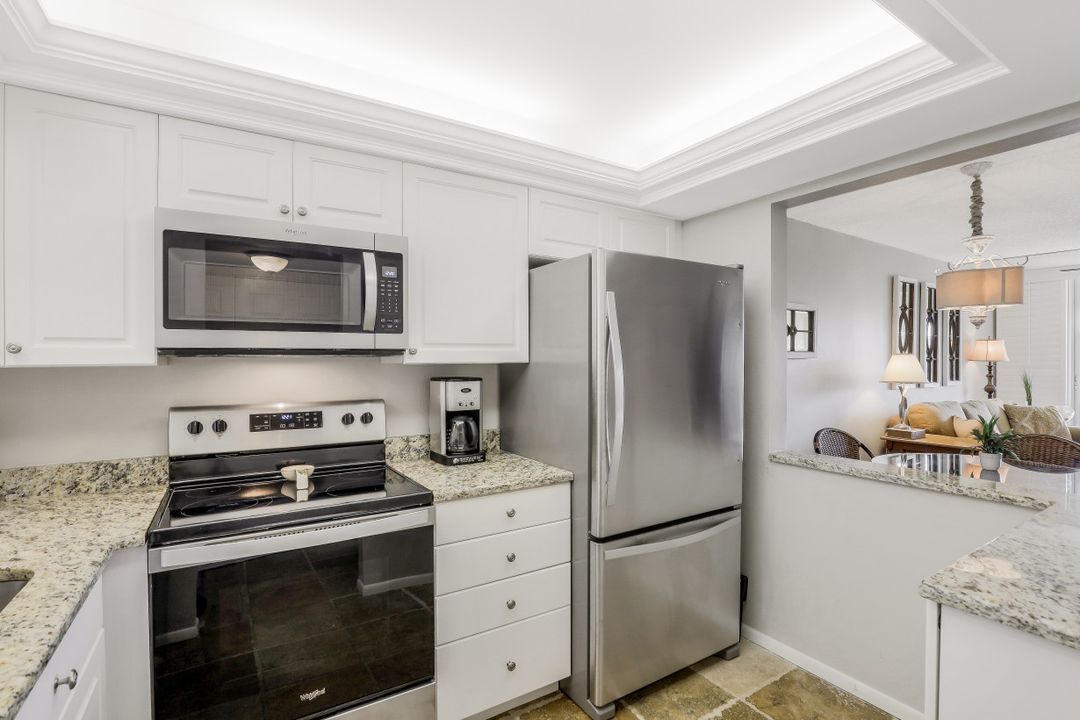 300 Forest Lakes Blvd #212, Naples, FL 34105