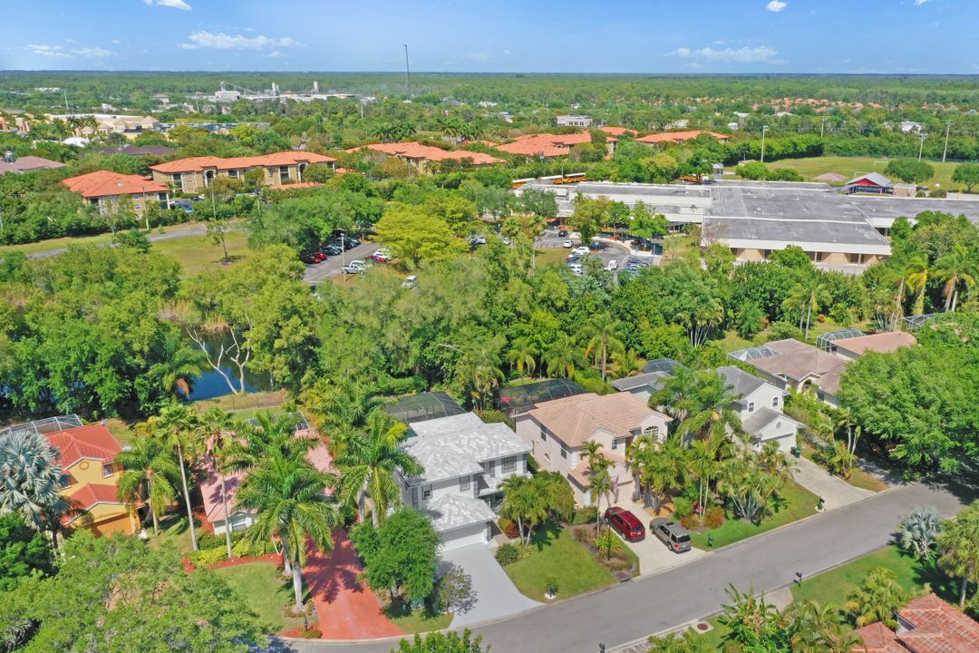 8831 Springwood Ct, Bonita Springs, FL 34135