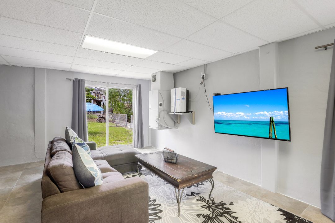 670 Palm Ave, Marco Island, FL 34145