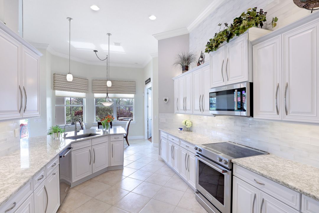 9416 Copper Rock Ct, Naples, FL 34120