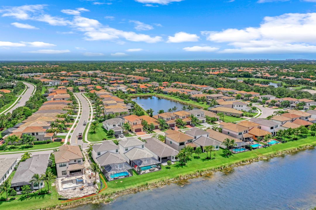 4488 Aurora St, Naples, FL 34119