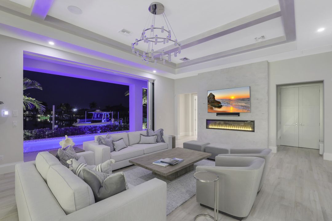 1061 Dana Ct, Marco Island, FL 34145