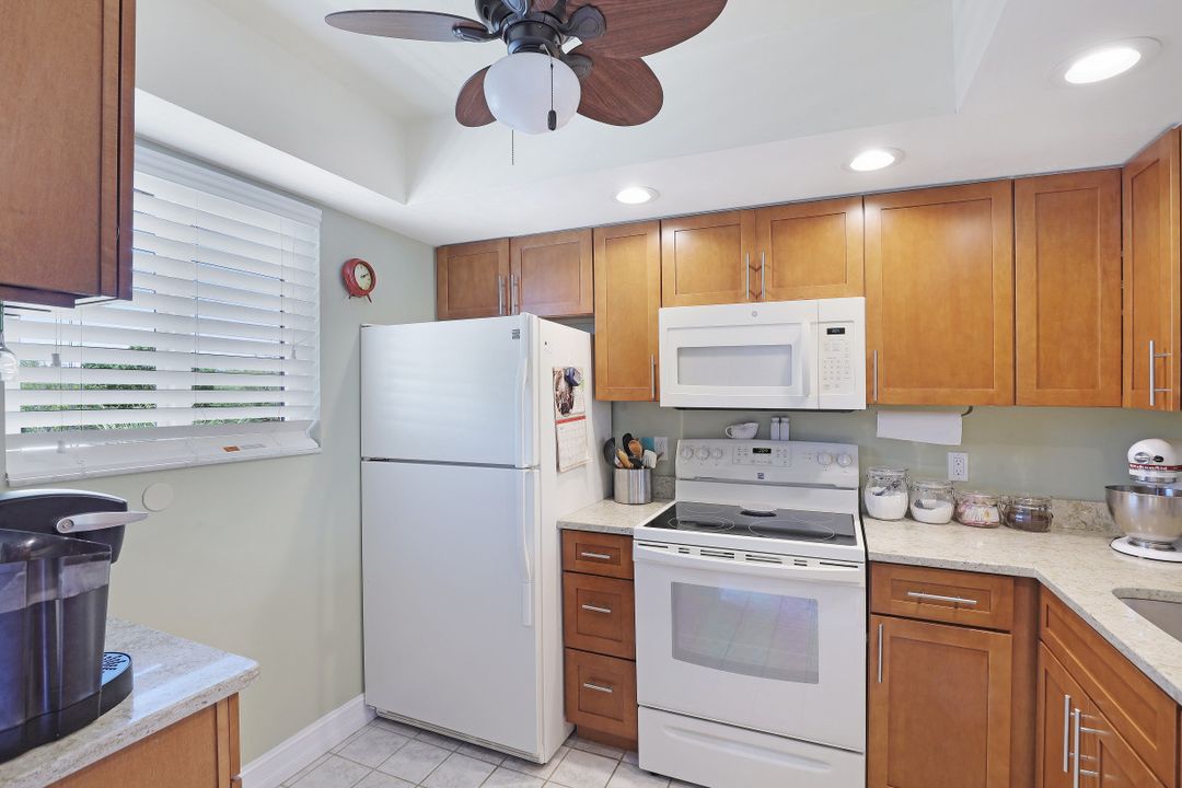 1004 Manatee Rd #H301, Naples, FL 34114
