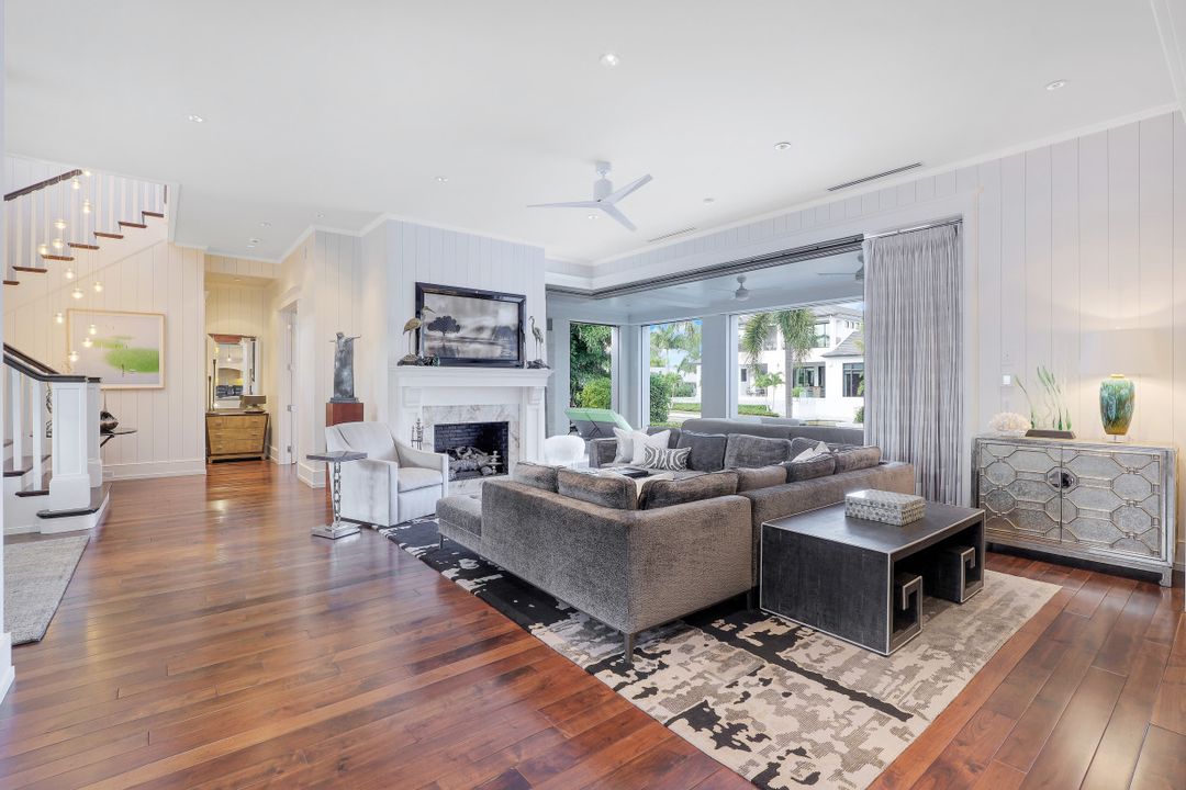 631 17th Ave S, Naples, FL 34102