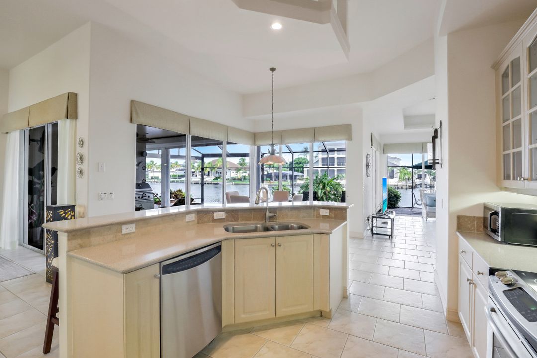 5360 Mikado Ct, Cape Coral, FL 33904