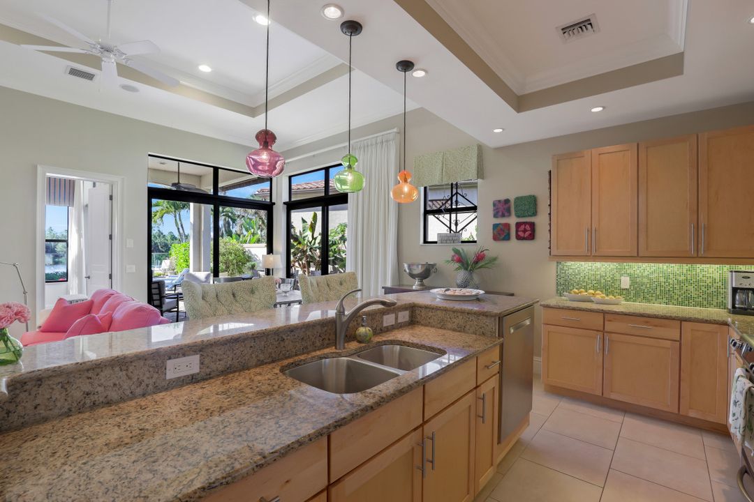 7915 Cordoba Pl, Naples, FL 34113