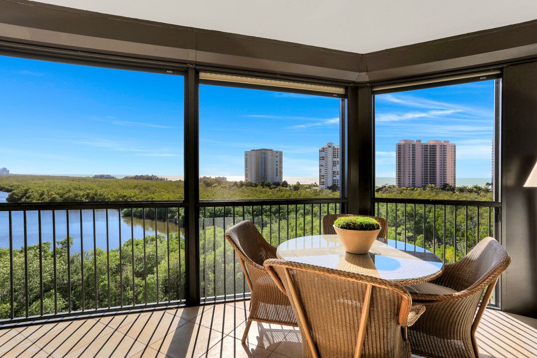 8960 Bay Colony Dr #703, Naples, FL 34108