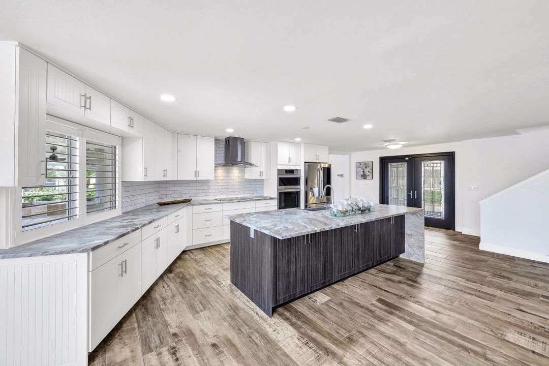 318 Polynesia Ct, Marco Island, FL 34145