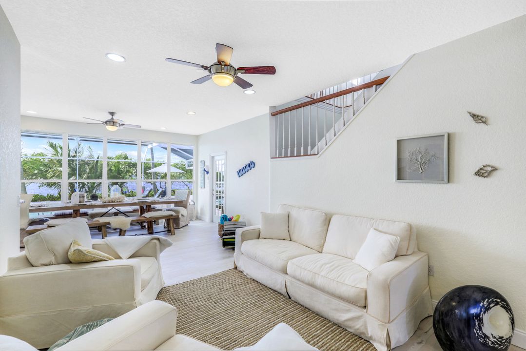 12201 Shoreview Dr, Matlacha, FL 33993