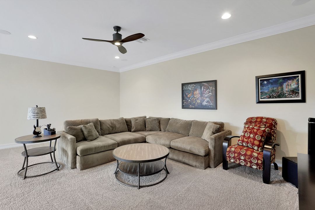 1622 Songbird Ct, Naples, FL 34120