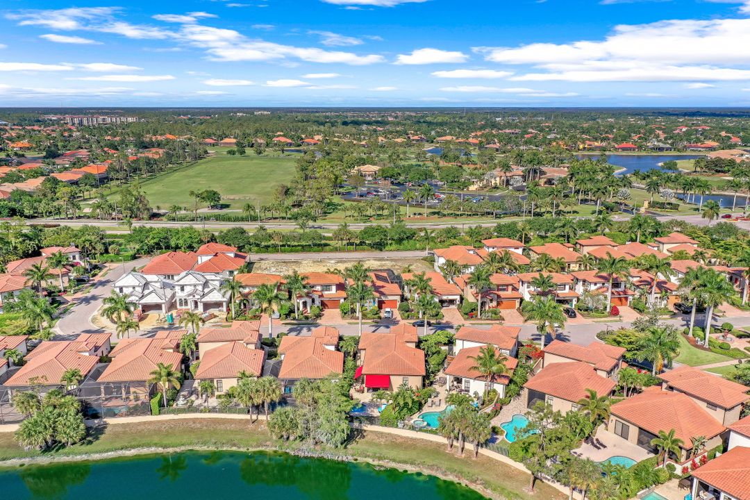 7919 Cordoba Pl, Naples, FL 34113