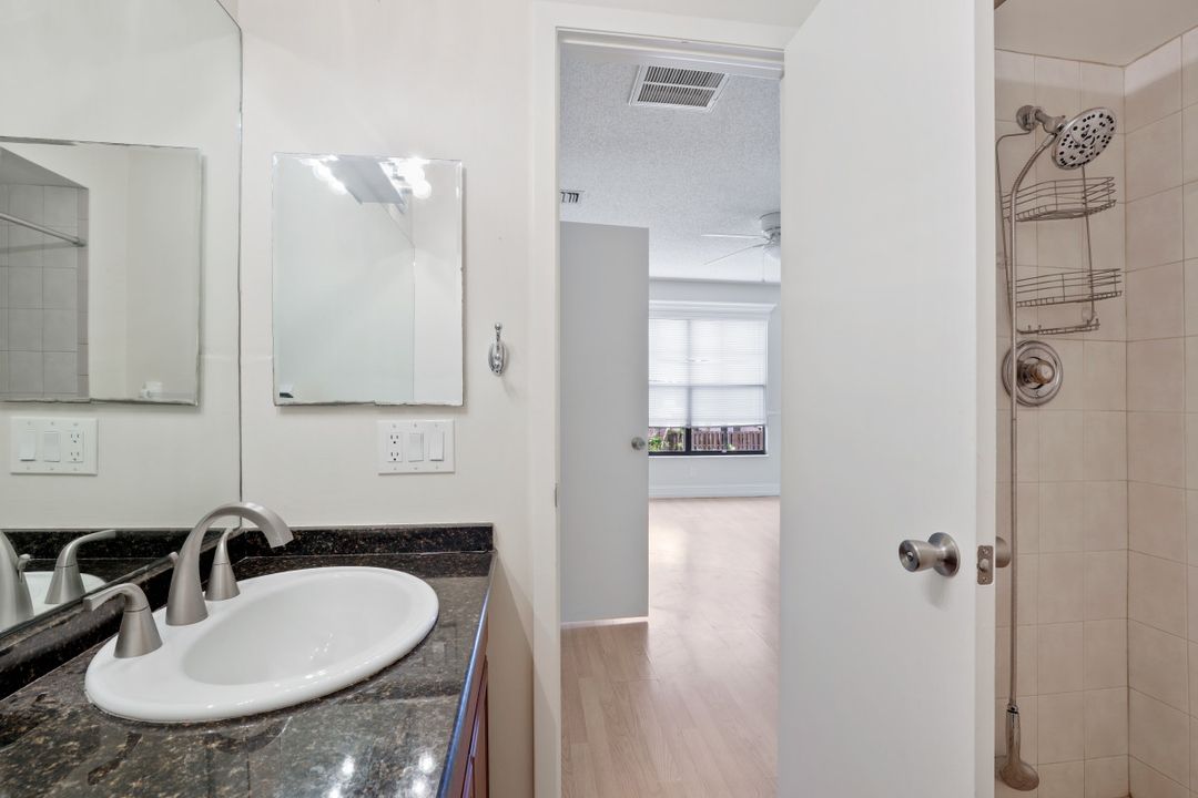 621 SE 12th Ave APT 118, Cape Coral, FL 33990