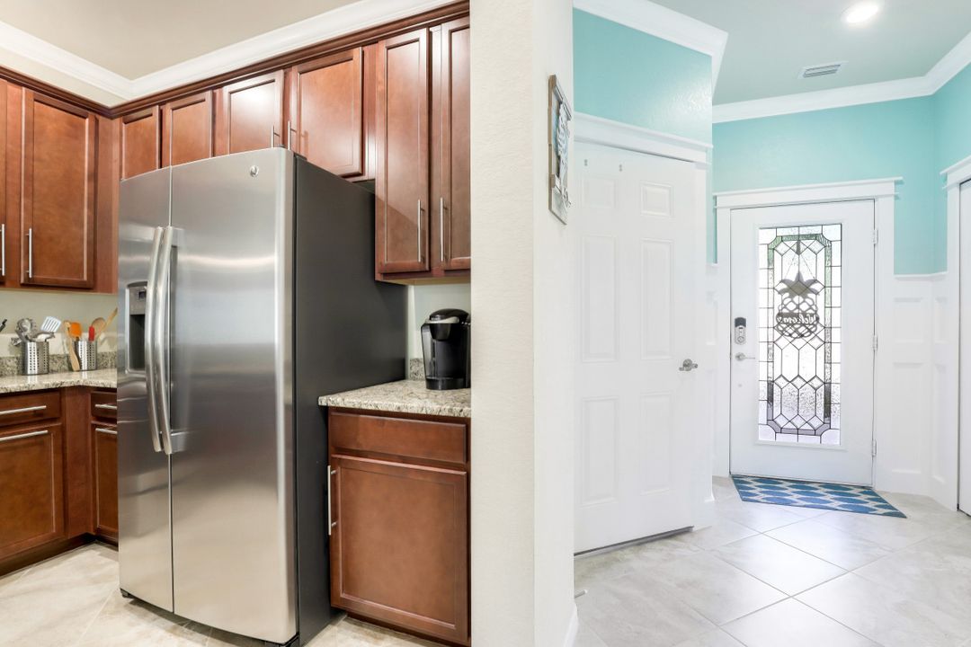 10164 Via Colomba Circle, Fort Myers, FL 33966