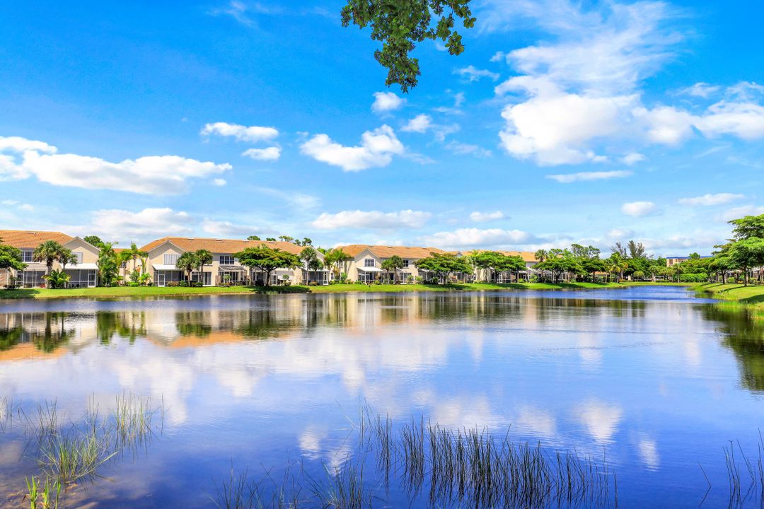 8381 Village Edge Cir  #4, Fort Myers, FL 33919