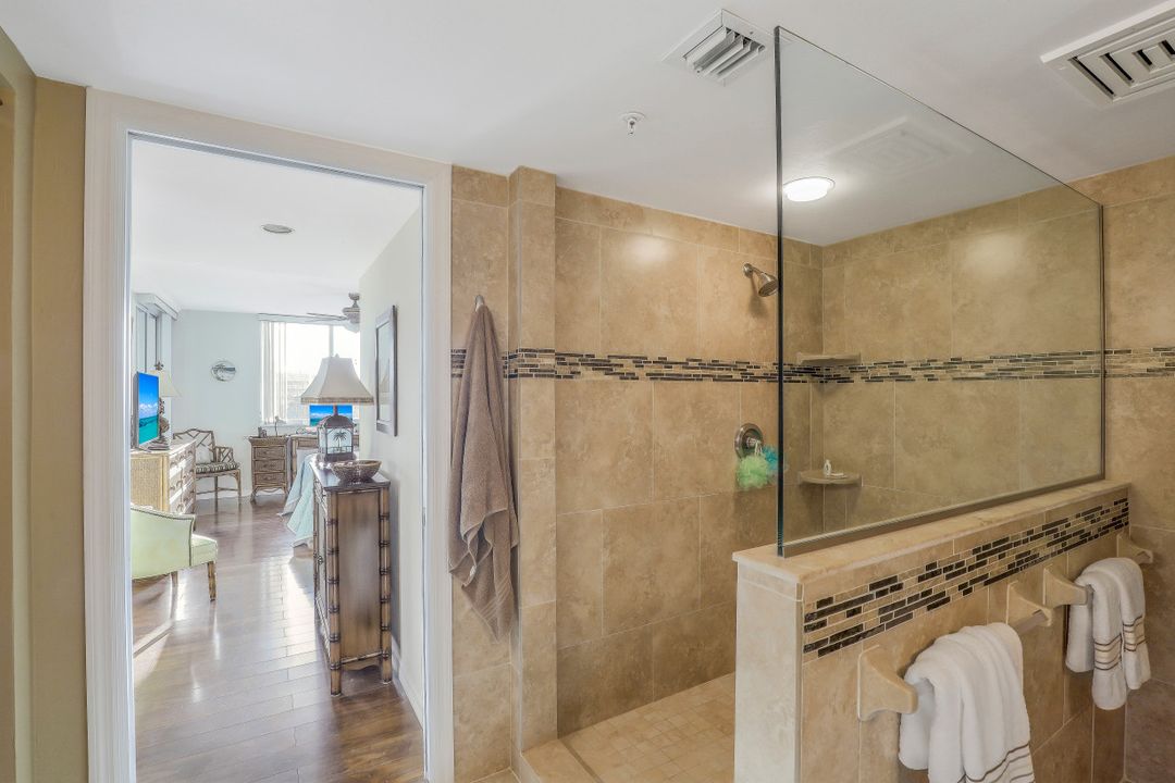 21 Bluebill Ave #401, Naples, FL 34108